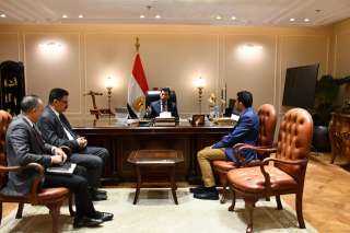 وزير الشباب والرياضة يلتقي رئيس الاتحاد المصري والعربي للبادل تنس