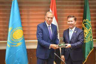 محافظ القليوبية يستقبل سفير جمهورية كازاخستان بالقاهرة ونائب منطقة أتيراو والوفد المرافق لهما
