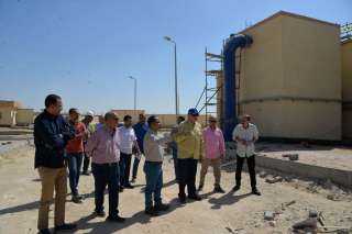 محافظ أسيوط يتفقد أعمال تنفيذ محطة مياه الشرب وبعض مشروعات البنية الأساسية بمدينة ناصر الجديدة