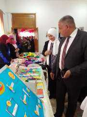 نائب رئيس جامعة الأزهر يفتتح معرض كلية التربية للبنات بالقاهرة للوسائل التعليمية والمشغولات اليدوية واللوحات الفنية