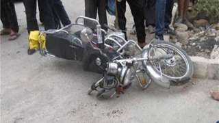 مصرع شخص في انقلاب دراجة نارية بطريق مركز سنورس بالفيوم