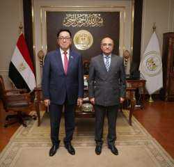 وزير العدل يستقبل سفير جمهورية كازاخستان بالقاهرة