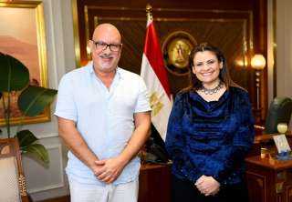 وزيرة الهجرة تستقبل عازر ساويرس رجل الأعمال المصري الفنلندي لبحث فرص الاستثمار في مصر