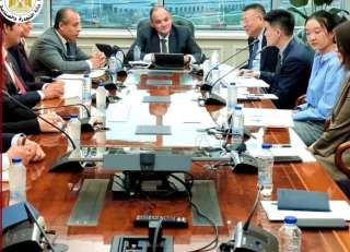 وزير التجارة والصناعة يبحث مع وفد بنك الاستيراد والتصدير الصيني تعزيز سبل التعاون الاقتصادي