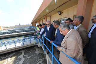 وزير الإسكان يتفقد محطات تنقية مياه الشرب بمدينة العاشر من رمضان والمآخذ المُغذية لها على ترعة الإسماعيلية