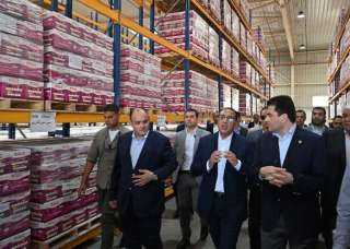 رئيس الوزراء يتفقد مصنع الشركة الألمانية اللبنانية للصناعة ( GLC للدهانات)