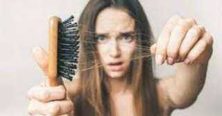 5 خرافات شائعة عن تساقط الشعر