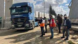 الهلال الأحمر الفلسطيني: وصول 50 شاحنة مساعدات من مصر اليوم