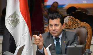 وزير الشباب والرياضة يواصل تنسيق الملف المصري مع الاتحاد الإفريقي