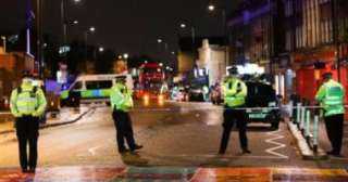 الشرطة البريطانية: إصابة امرأة فى حادث طعن بجنوب ويلز.. وفرار المنفذ
