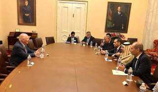 سامح شكري وأعضاء اللجنة العربية الإسلامية يلتقون مع رئيس لجنة العلاقات الخارجية في مجلس الشيوخ الأمريكي