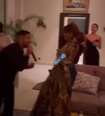 بالفيديو.. أحمد سعد يرقص مع ”هال بيري وأدريان برودي” على أنغام ”وسع وسع”