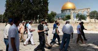 مستوطنون إسرائيليون يقتحمون المسجد الأقصى بحماية الاحتلال الإسرائيلى