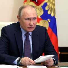 بوتين يتقدم بأوراق ترشحه إلى لجنة الانتخابات المركزية الروسية