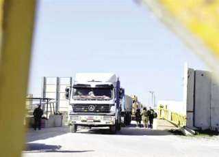 عبور 100 شاحنة وقود جديدة إلى قطاع غزة عبر ”رفح البري”