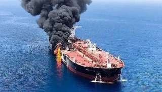 بريطانيا: مُسيرات وراء الانفجارين قرب سفينة قبالة ميناء الحديدة اليمني