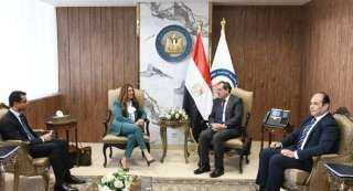وزير البترول يعقد مباحثات مع السفيرة الأمريكية الجديدة بمصر