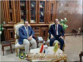 رئيس جامعة العريش يهنئ محافظ شمال سيناء بعيد رأس السنة الميلادية