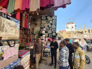 شرطة المرافق بالاقصر تشن حملة مكبرة على الأسواق بمدينة إسنا