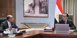 رئيس الوزراء يستعرض مع وزير الطيران إجراءات مشروع استغلال المنطقة الاستثمارية بمطار ”شرم الشيخ”