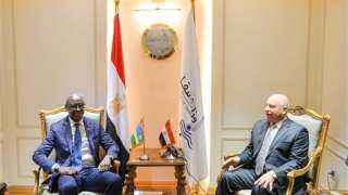 وزير النقل لسفير رواندا: مشروع القاهرة كيب تاون أطول محور برى بأفريقيا