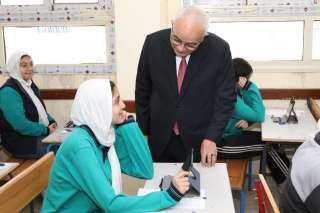 وزير التربية والتعليم يتابع امتحانات الفصل الدراسى  الأول للصف الأول الثانوى بالقاهرة