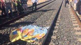 مصرع شاب وإصابة آخر أسفل عجلات القطار أثناء عبورهما داخل محطة مصر