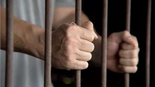 استمرار حبس عاطلين متهمين بالاتجار في الآيس بالوراق