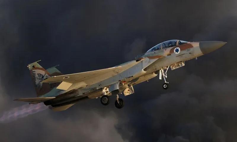 طائرات حربية اسرائيلية تشن غارة
