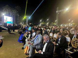 بدء توافد النجوم على حفل افتتاح مهرجان الأقصر للسينما الإفريقية في معبد الأقصر