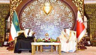 العاهل البحريني وأمير الكويت يبحثان مستجدات الأوضاع في المنطقة