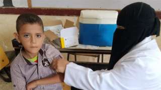 تطعيم 559 ألف طالب بمدارس الدقهلية ضد الالتهاب السحائي والثنائى