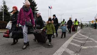 بولندا تستقبل 32 ألف لاجئ من أوكرانيا خلال يومين