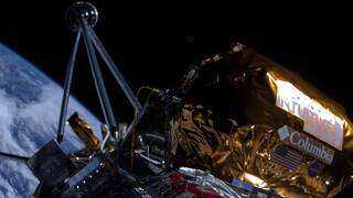مركبة ”أوديسيوس” ترسل صور سيلفي مع الأرض في طريقها إلى القمر