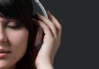 وزارة الصحة: مليار شاب معرض لخطر فقدان السمع بسبب الاستماع المستمر للموسيقى