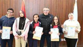 محافظ البحر الأحمر يكرم الطلاب المتميزين والمرشحين لتمثيل مصر في المسابقات الدولية