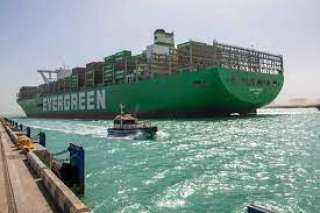 “Ever Goods” أطول سفينة حاويات تعبر ميناء السخنة لأول مرة منذ إنشائه.. تفاصيل