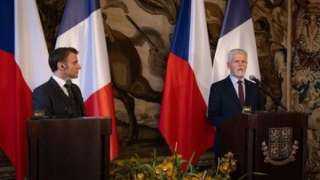 ماكرون: فرنسا تنضم إلى مبادرة التشيك لشراء ذخيرة لأوكرانيا
