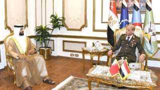 وزير الدفاع يلتقي مستشار الأمن الوطني قائد الحرس الملكي بمملكة البحرين