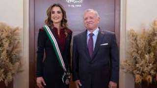 عاهل الأردن يقلد الملكة رانيا وسام النهضة تقديرا لدورها الريادى فى النهوض بالمجتمع