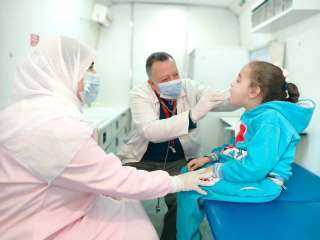 توقيع الكشف الطبي على 1326 حالة خلال قافلة طبية بقرية إدمو  بمركز المنيا