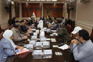 محافظ القليوبية يعقد إجتماعا بشركة نهضة مصر لمتابعة مستجدات أعمال النظافة بمدن شبرا الخيمة والخصوص