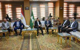 محافظ الشرقية يلتقي الرئيس التنفيذي للفروع بالبنك الزراعي المصري