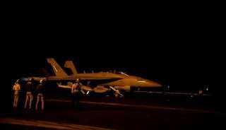 القوات الأميركية تشتبك مع 6 طائرات مسيرة للحوثيين فوق البحر الأحمر