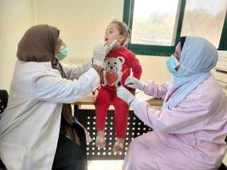 صحة المنيا توقع الكشف بالمجان على1709 حالات خلال قافلة طبية بقرية دفش بمركز سمالوط
