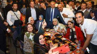 وزيرة الهجرة تشارك فى  إفطار المطرية .. وتؤكد: مصر علمت العالم المحبة والتسامح