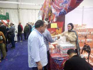 محافظ الجيزة يتابع توافر السلع الاساسية ومستلزمات العيد بمعرض اهلا رمضان بالعمرانية