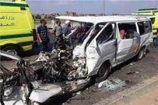 إصابة 12 مواطنًا في حادث تصادم أتوبيس بسيارة نقل أمام النادي الأهلي