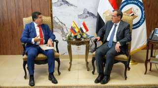 وزير البترول يستقبل دينيس توسكانو أموريس سفير الإكوادور بالقاهرة