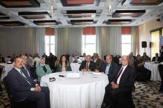 محافظ أسوان يشهد فعاليات الندوة التعريفية لهيئة فولبرايت مصر لتقديم المنح الدراسية لأبناء المحافظة للعام الأكاديمى 2025/2026